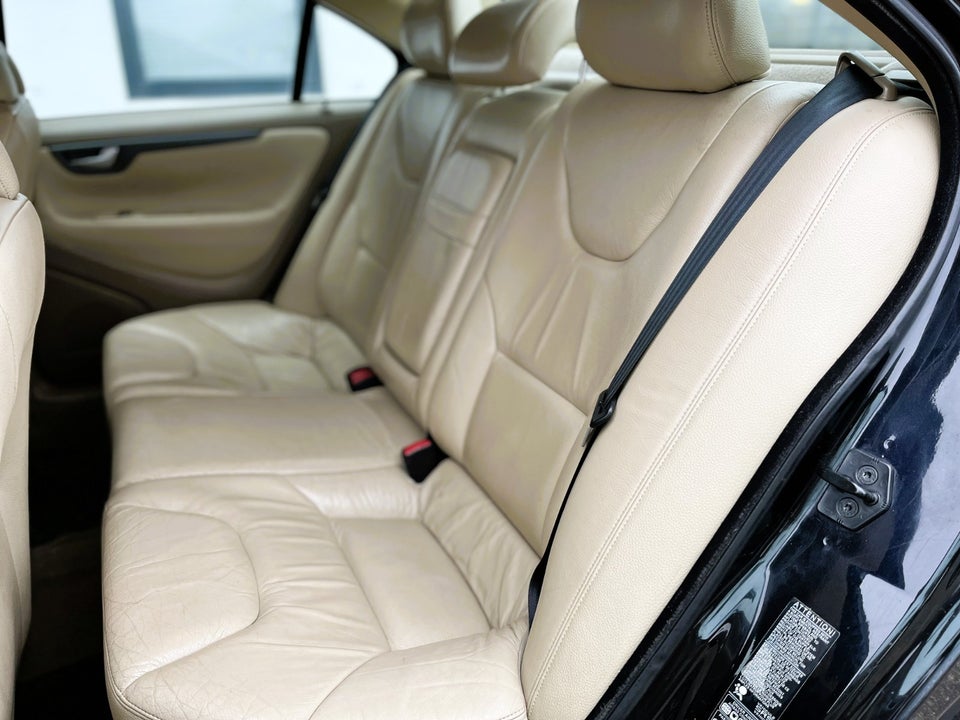 Volvo S60 2,4 140 Momentum aut. 4d