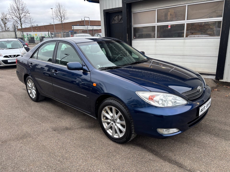 Toyota Camry 2,4 VVT-i aut. 4d