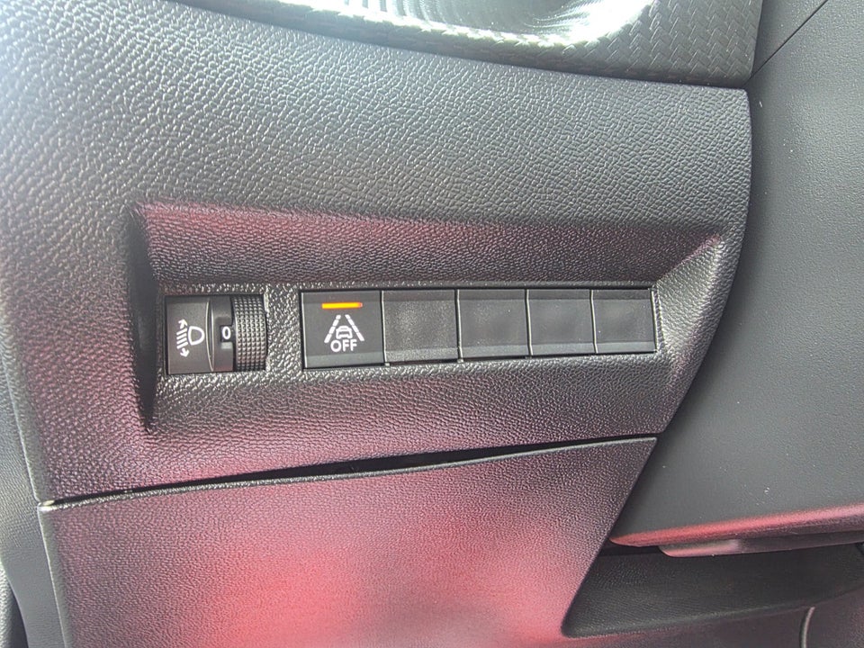 Peugeot 2008 1,2 PureTech 100 Allure 5d