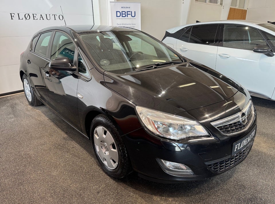 Opel Astra 1,3 CDTi 95 Enjoy 5d