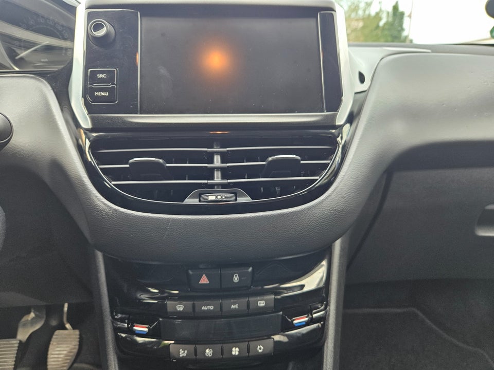 Peugeot 208 1,6 BlueHDi 100 Active 5d
