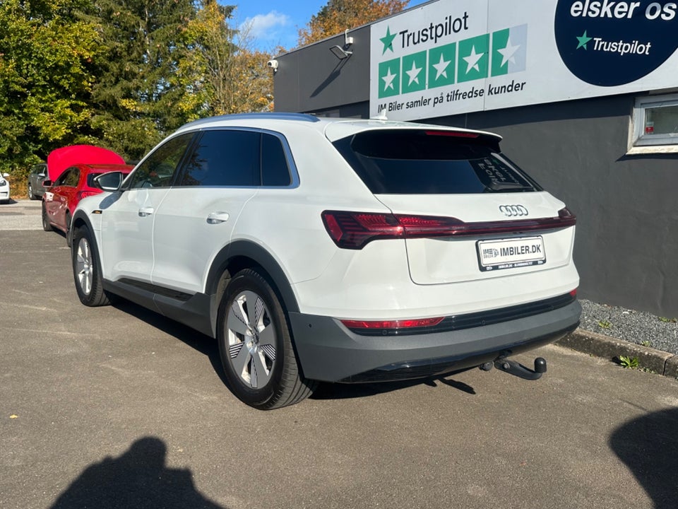 Audi e-tron 55 quattro 5d