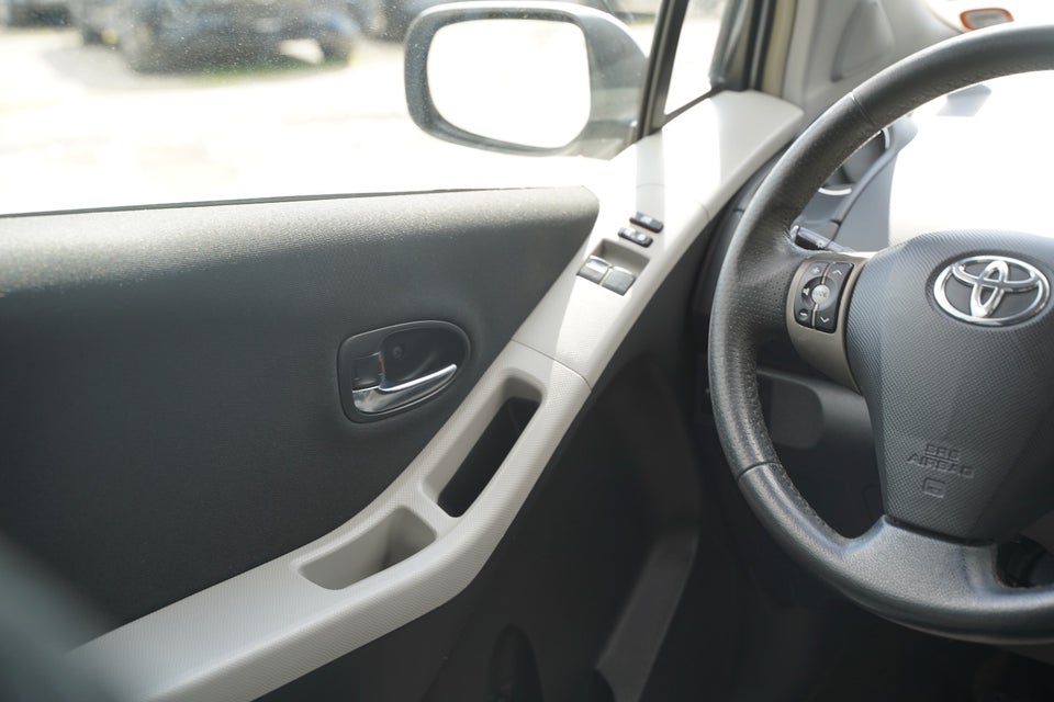 Toyota Yaris 1,4 D-4D T2 Van 5d