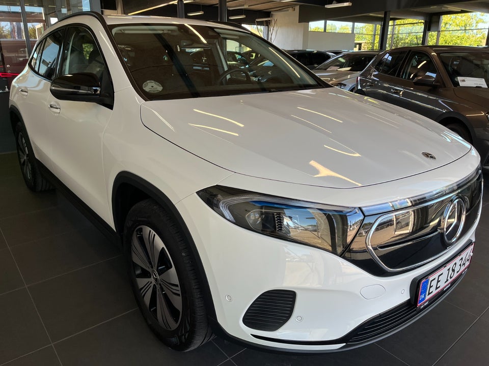 Mercedes EQA300 Progressive 4Matic 5d