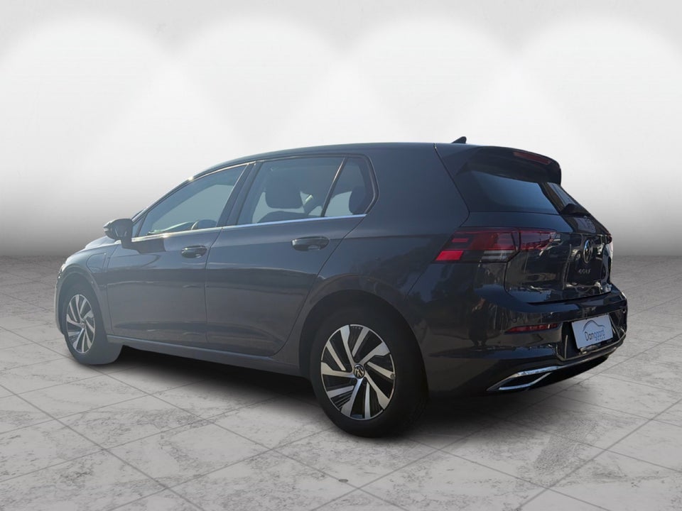 VW Golf VIII 1,4 eHybrid DSG 5d