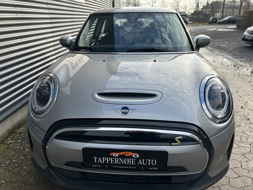 MINI Cooper SE Essential 3d