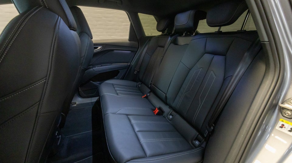 Audi Q4 e-tron 45 quattro 5d