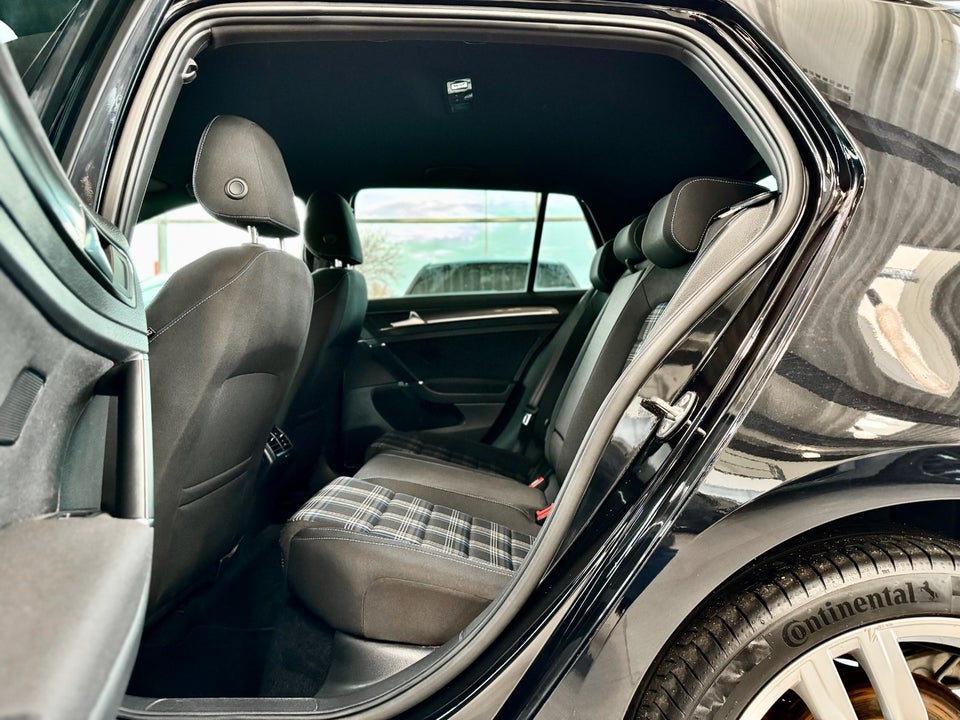 VW Golf VII 1,4 GTE DSG 5d
