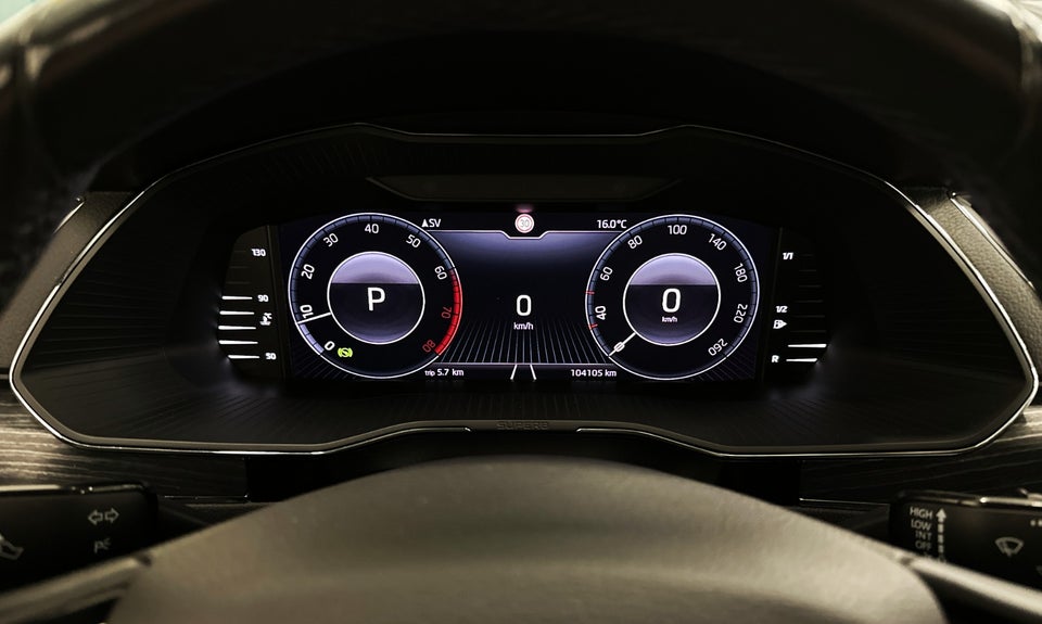 Skoda Superb 2,0 TSi 190 Business Executive Combi DSG 5d
