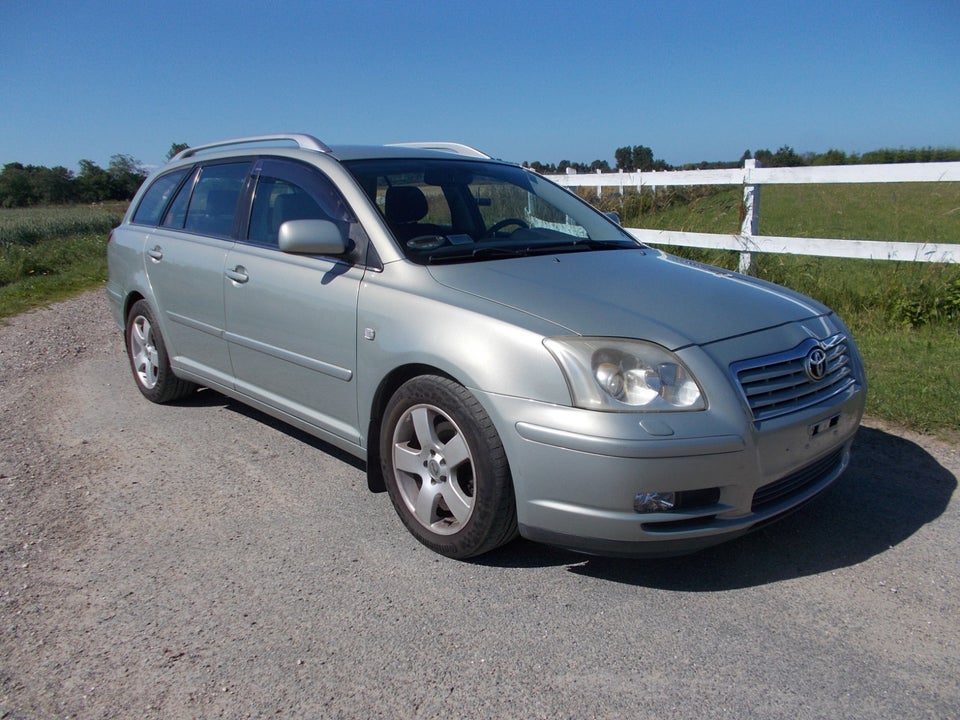 Toyota Avensis 2,0 D-4D Sol stc. 5d