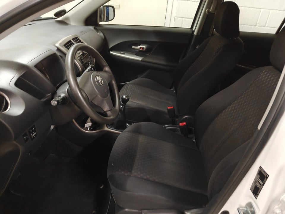 Toyota Urban Cruiser 1,3 VVT-i T1 5d