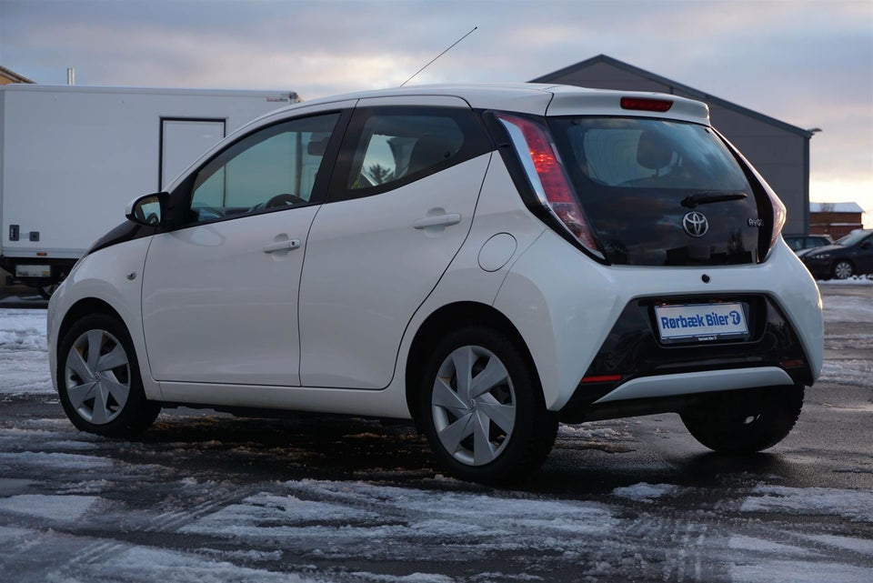 Toyota Aygo 1,0 VVT-i x-play x-touch 5d