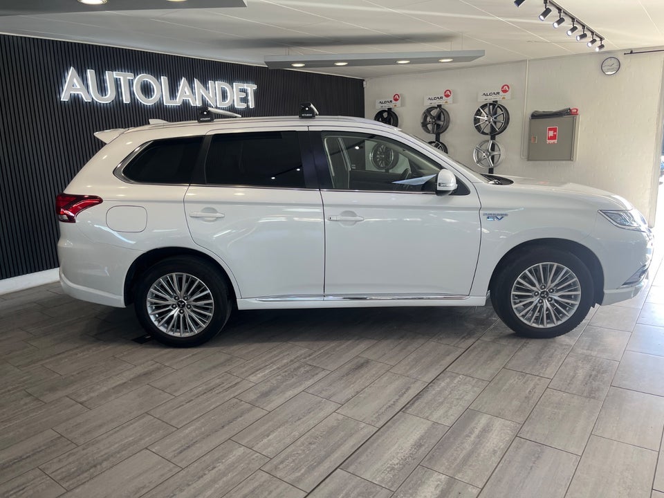 Mitsubishi Outlander 2,4 PHEV Intense CVT 4WD 5d