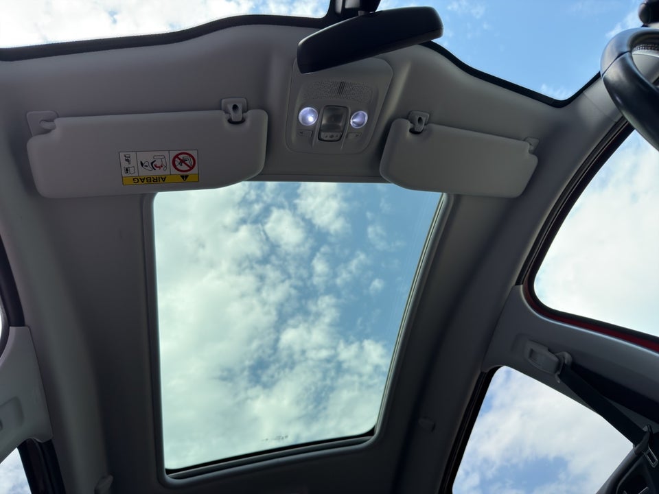 Peugeot 2008 1,2 e-THP 110 Allure Sky 5d