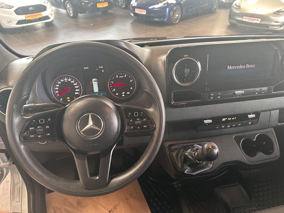 Mercedes Sprinter 319 3,0 CDi A2 Kassevogn RWD
