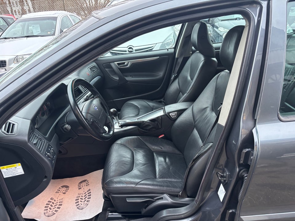 Volvo V70 2,4 140 Momentum 5d