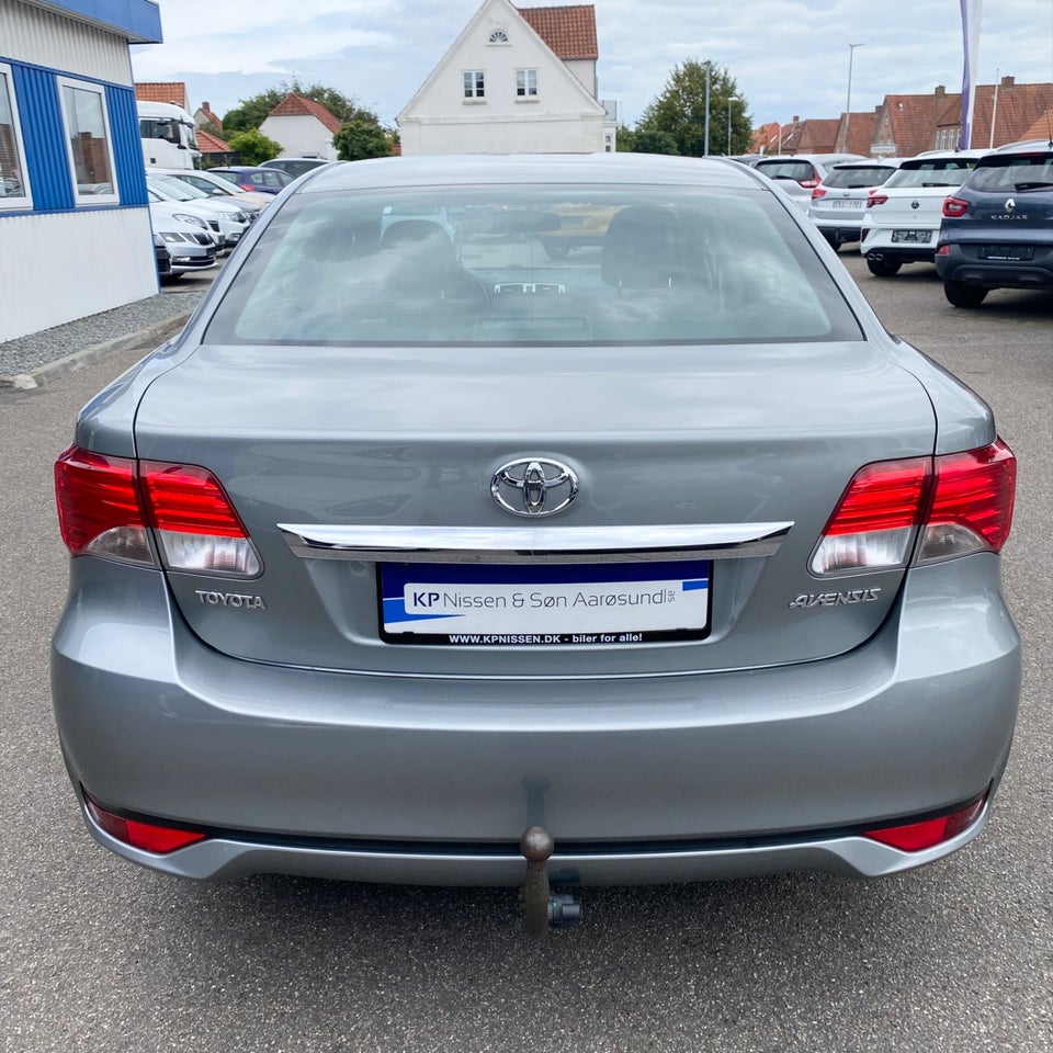 Toyota Avensis 2,0 D-4D T2 Premium 4d