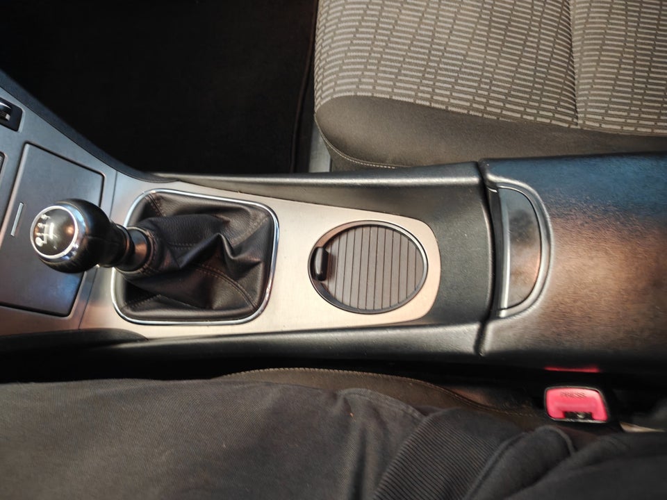 Toyota Avensis 2,0 D-4D TX stc. 5d