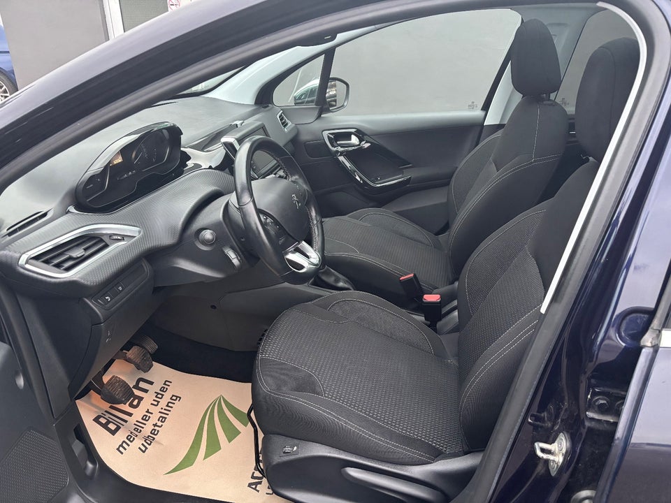 Peugeot 208 1,6 BlueHDi 100 Desire Sky 5d