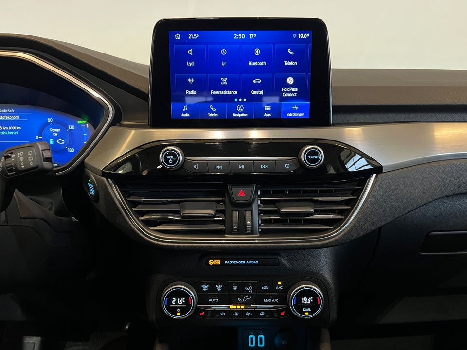 Ford Kuga 2,5 PHEV Titanium CVT 5d