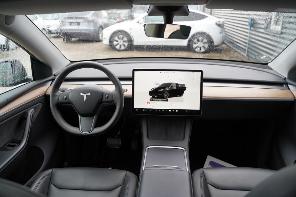 Tesla Model Y Long Range AWD 5d