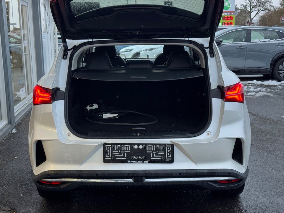 MG Marvel R Luxury 5d