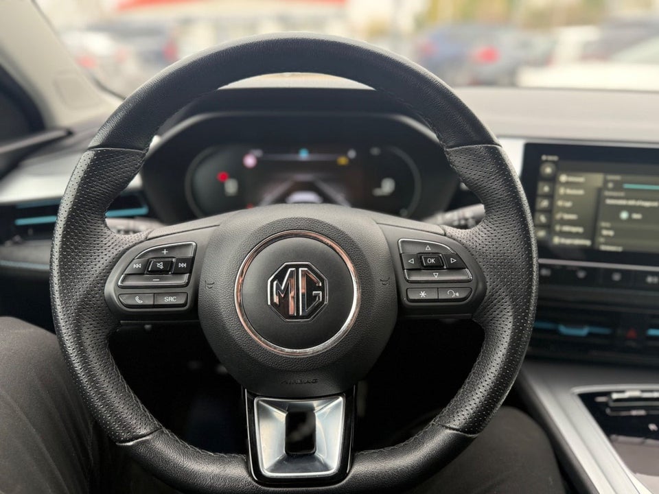 MG MG5 50 Luxury 5d
