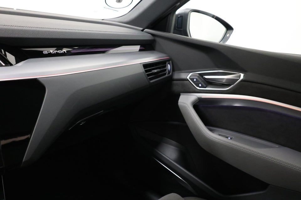 Audi e-tron 55 S-line quattro 5d