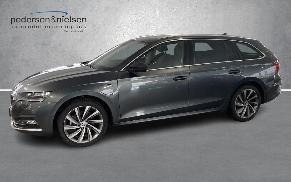 Skoda Octavia 1,4 TSi iV First Edition Combi DSG 5d