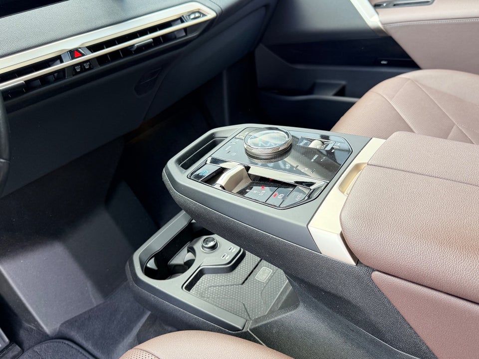 BMW iX xDrive40 Sport 5d
