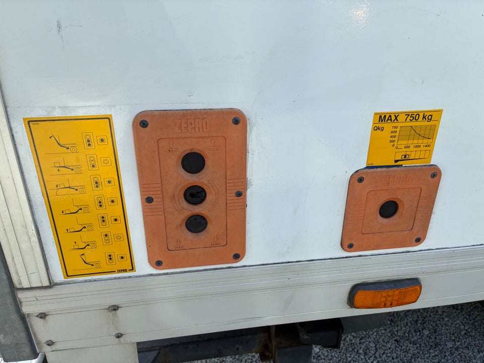 Iveco Daily 2,3 35C15 Alukasse m/lift 2d