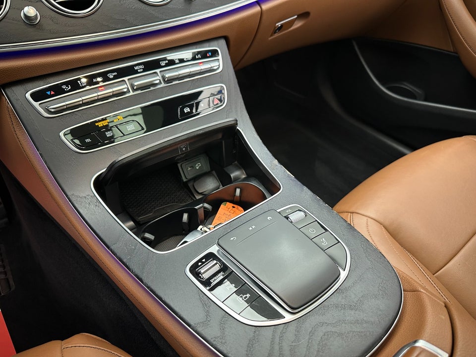 Mercedes E300 de 2,0 AMG Line stc. aut. 5d