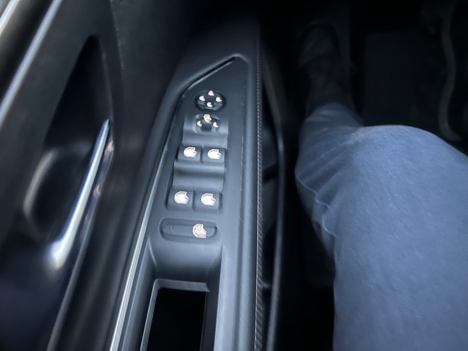 Peugeot 5008 1,5 BlueHDi 130 Allure EAT8 7prs 5d