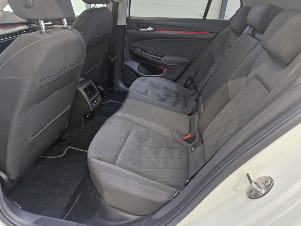 VW Golf VIII 1,5 eTSi 150 Style DSG 5d