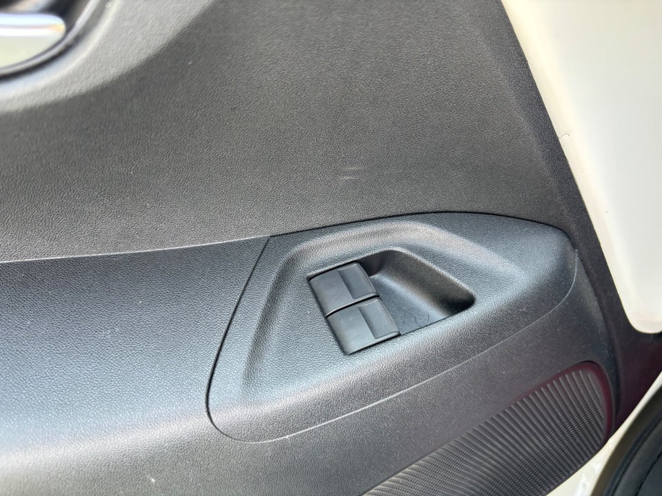 Toyota Aygo 1,0 VVT-i x-press 5d
