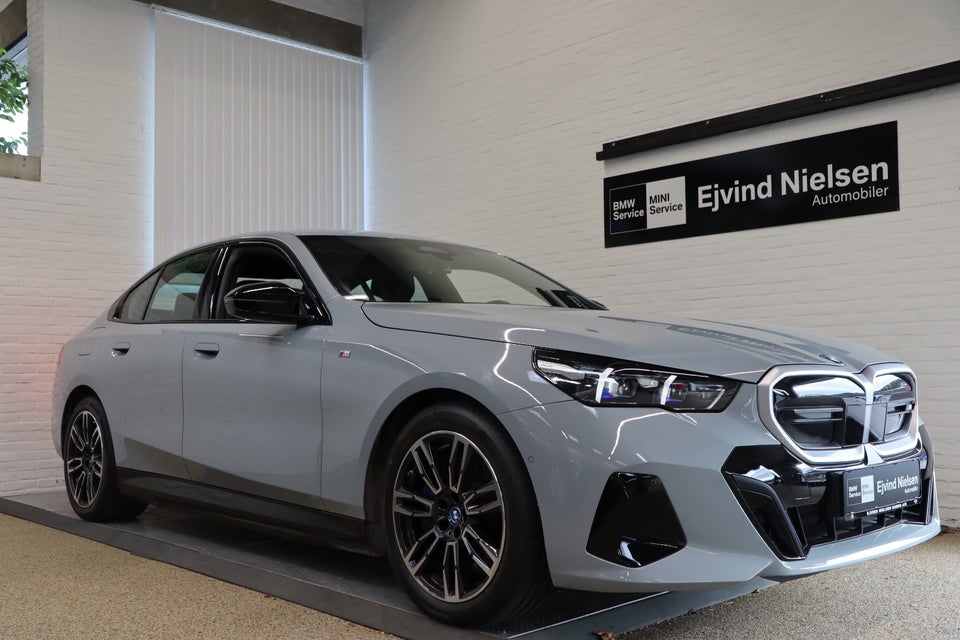 BMW i5 M60 M-Sport xDrive 4d