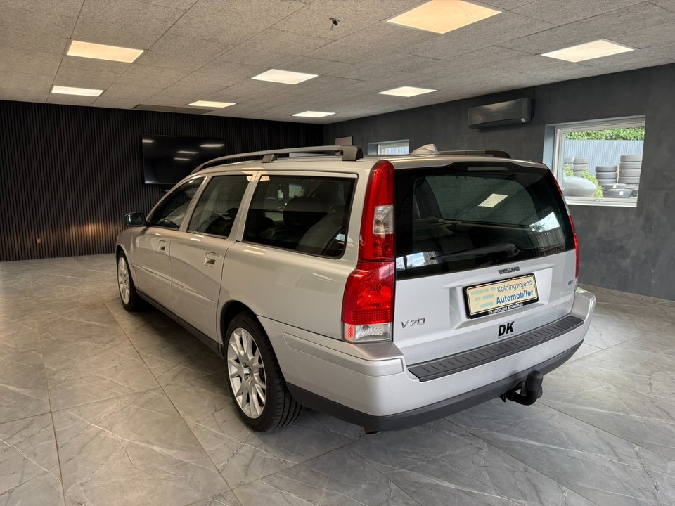 Volvo V70 2,4 D 130 Momentum aut. 5d