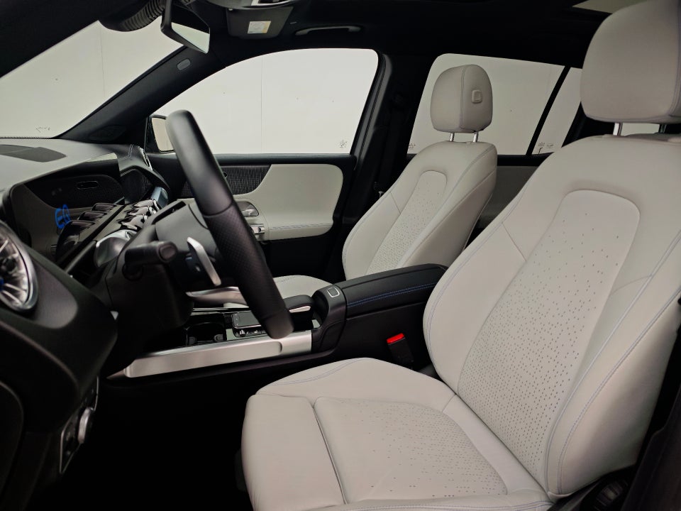 Mercedes EQB300 AMG Line 4Matic 5d