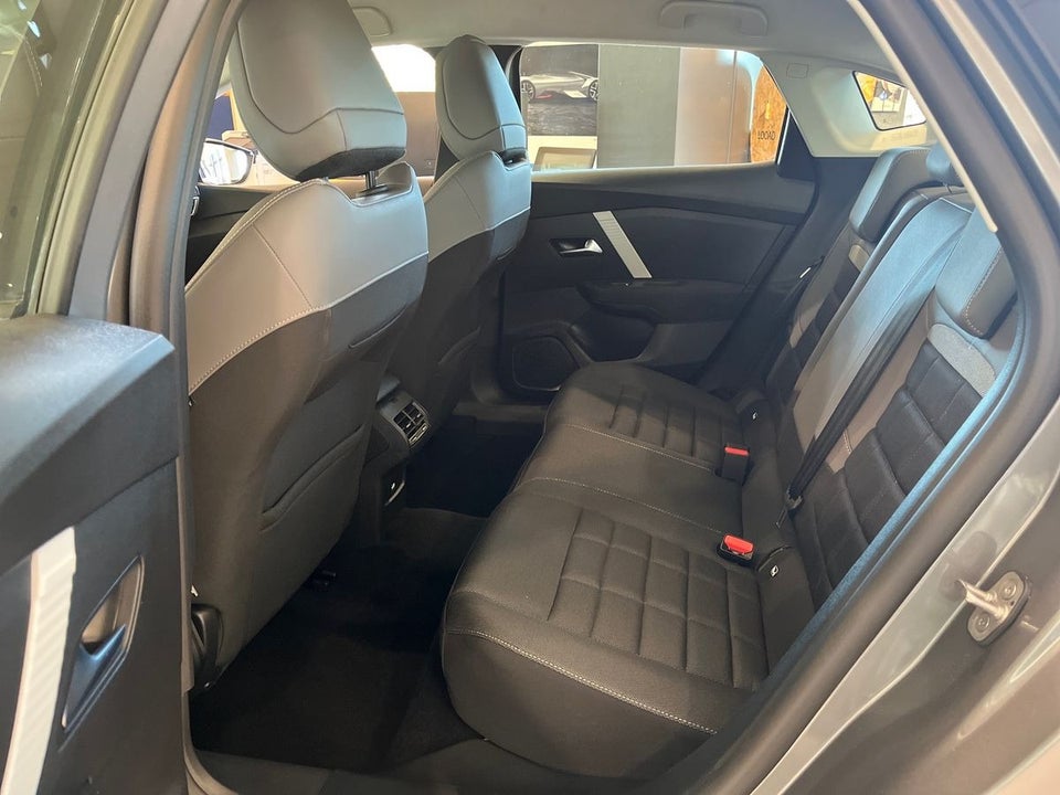Citroën ë-C4 X 50 Plus 4d