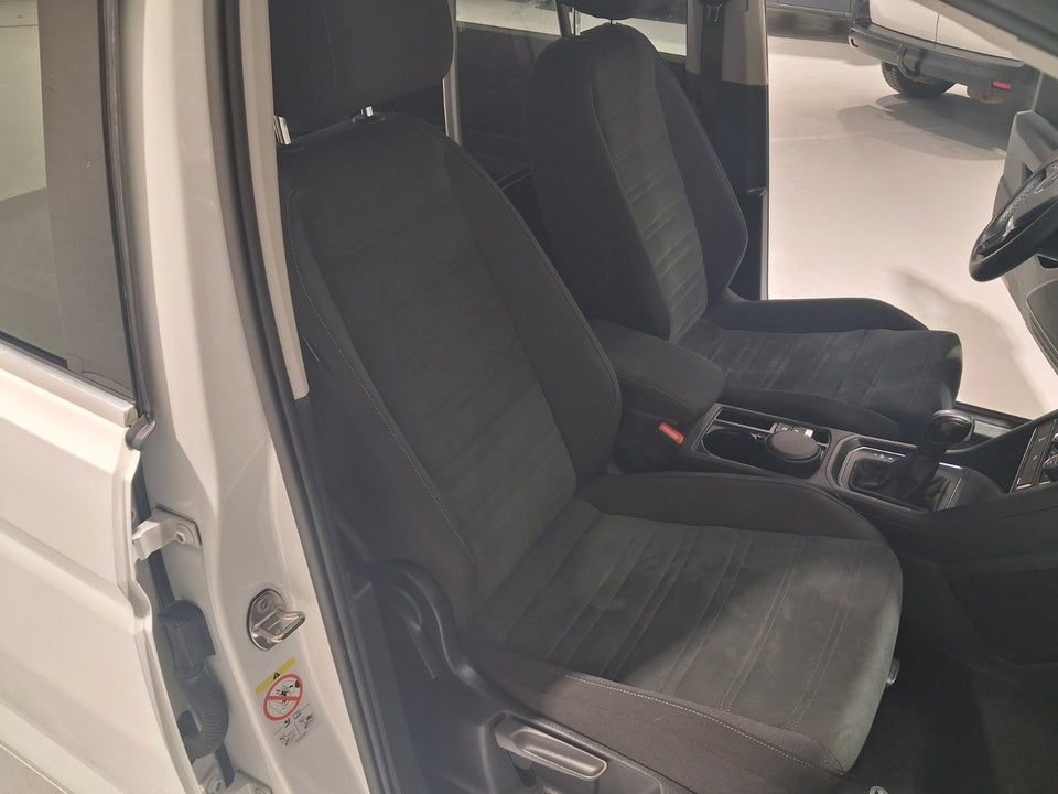 VW Touran 2,0 TDi 150 Comfortline DSG Van 5d