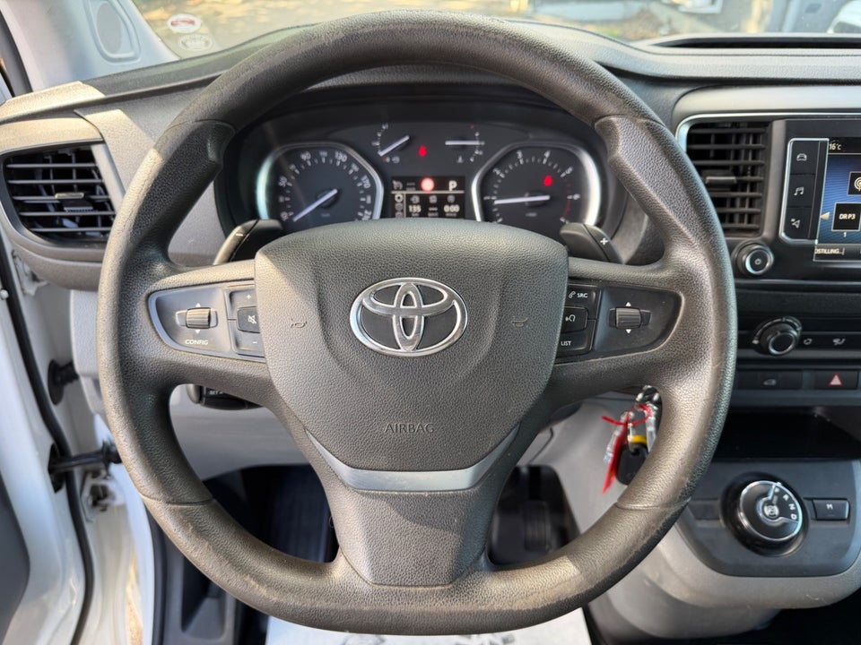 Toyota ProAce 2,0 D 180 Medium Comfort aut. 6d