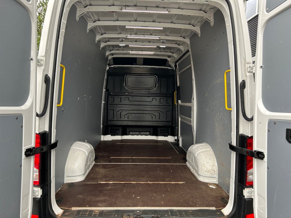 VW Crafter 35 2,0 TDi 140 Kassevogn L3H2