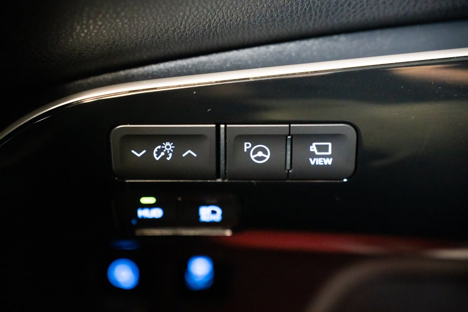 Toyota Prius 1,8 Plug-in Hybrid H4 MDS 5d