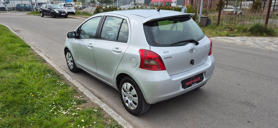 Toyota Yaris 1,3 Sol 5d