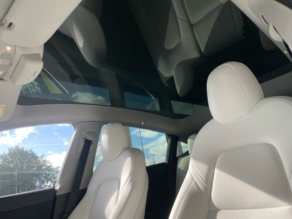 Tesla Model Y Long Range AWD 5d