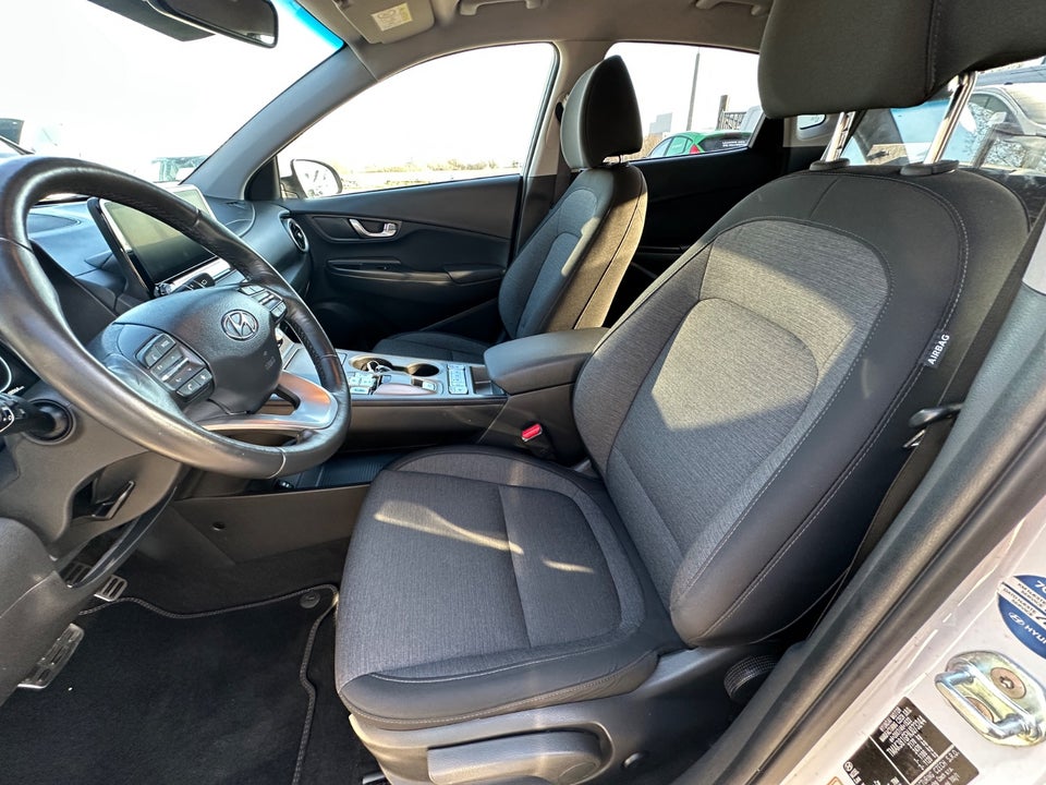 Hyundai Kona 64 EV Essential Van 5d