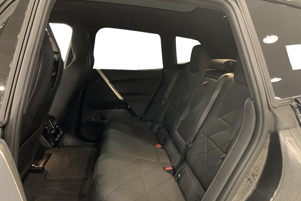 BMW iX xDrive40 Supercharged 5d