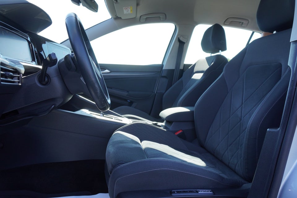 VW Golf VIII 1,4 eHybrid DSG 5d