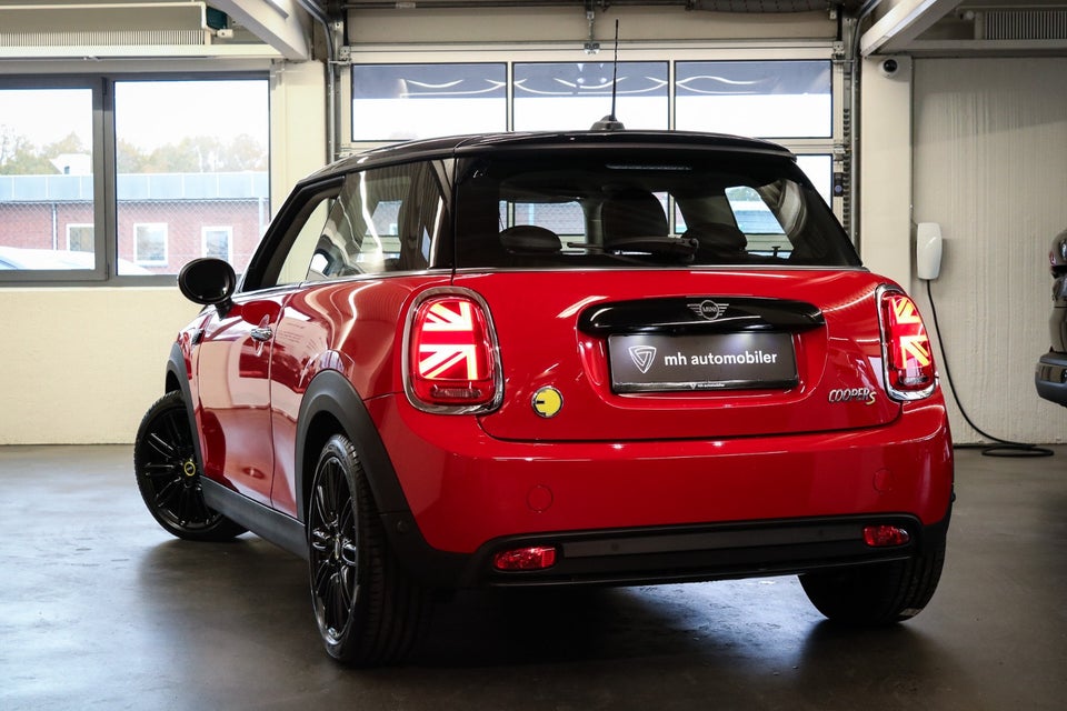 MINI Cooper SE Essential 3d