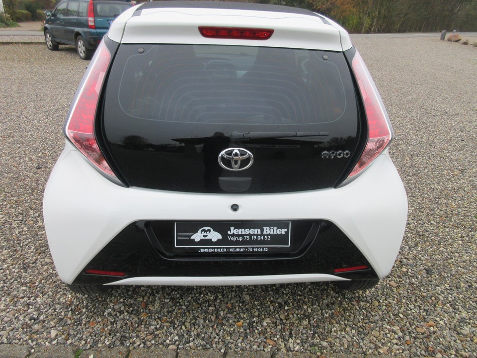 Toyota Aygo 1,0 VVT-i x-wave Sky 5d